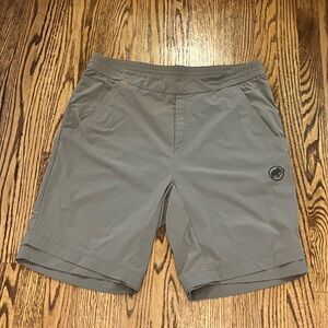 Men's Mammut shorts. Size 38